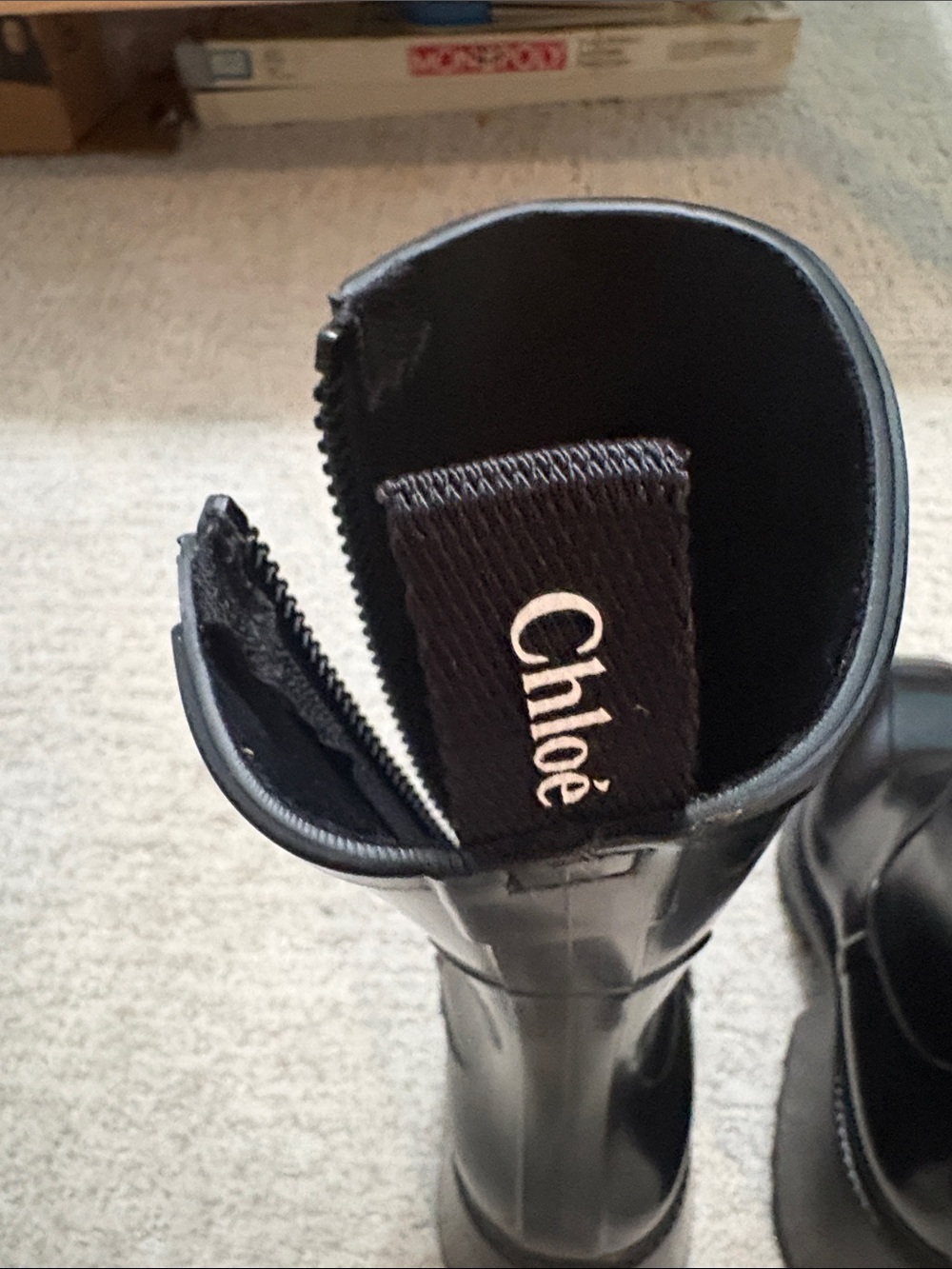 CHLOE • BOOTS
Women • Size US  5 . Like new